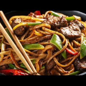 Bami goreng nouilles à la mode indonésienne